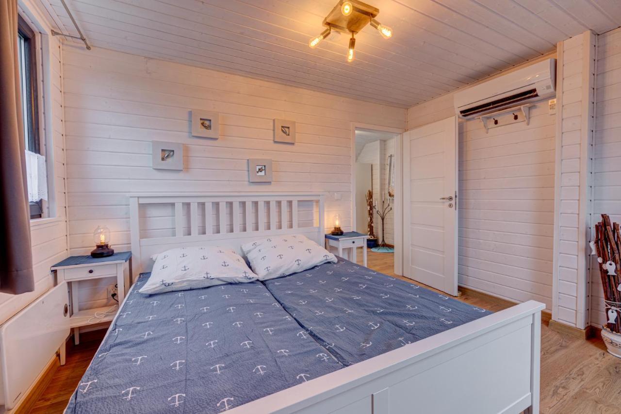 Dom Wakacyjny Baltic Home & Dom Baltic Home Garden Inn Zastan Eksteriør bilde