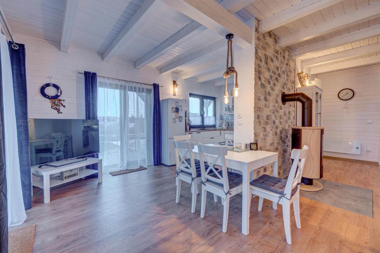Dom Wakacyjny Baltic Home & Dom Baltic Home Garden Inn Zastan Eksteriør bilde